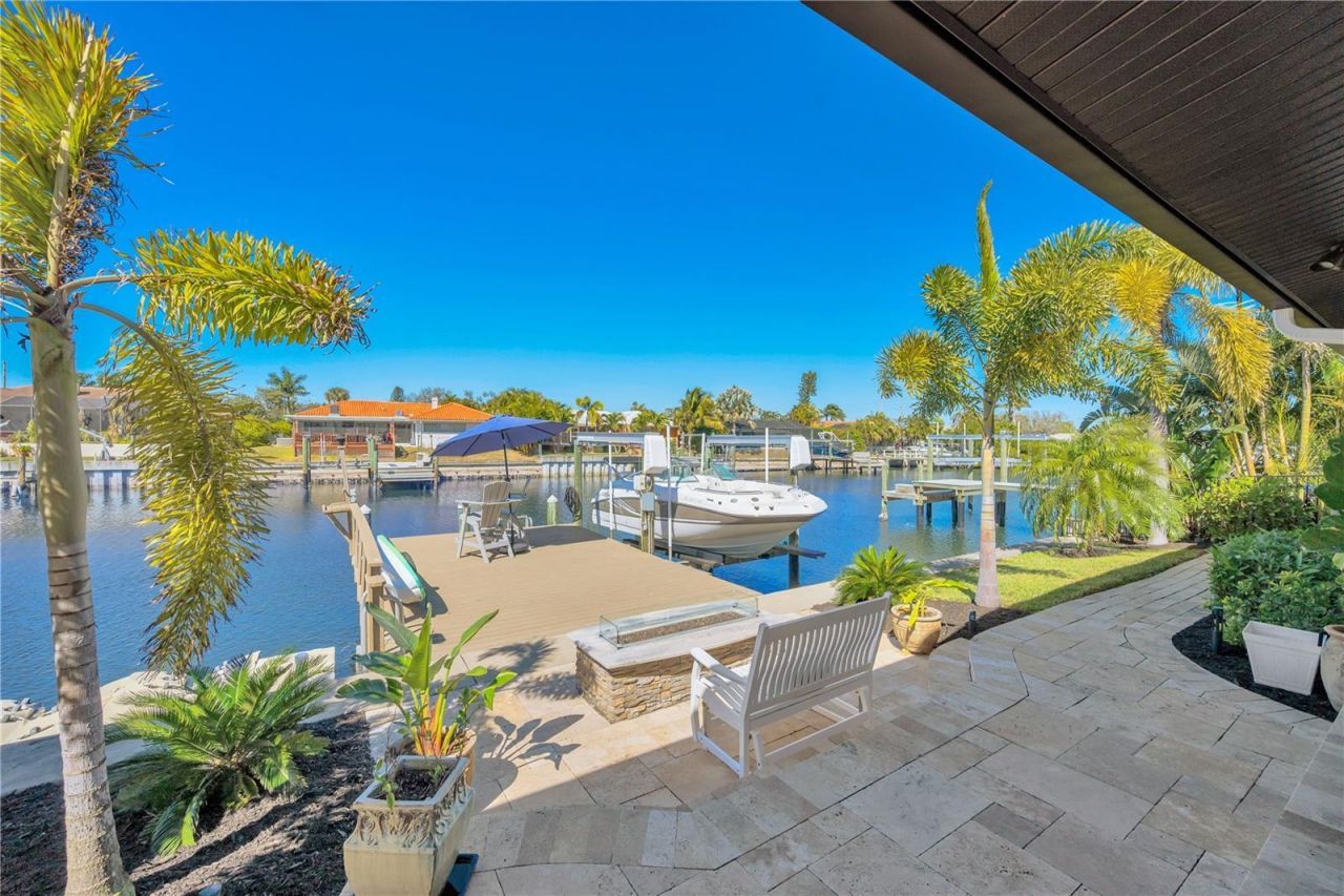 1963 Michigan Avenue Ne, Saint Petersburg, FL 33703 Photo