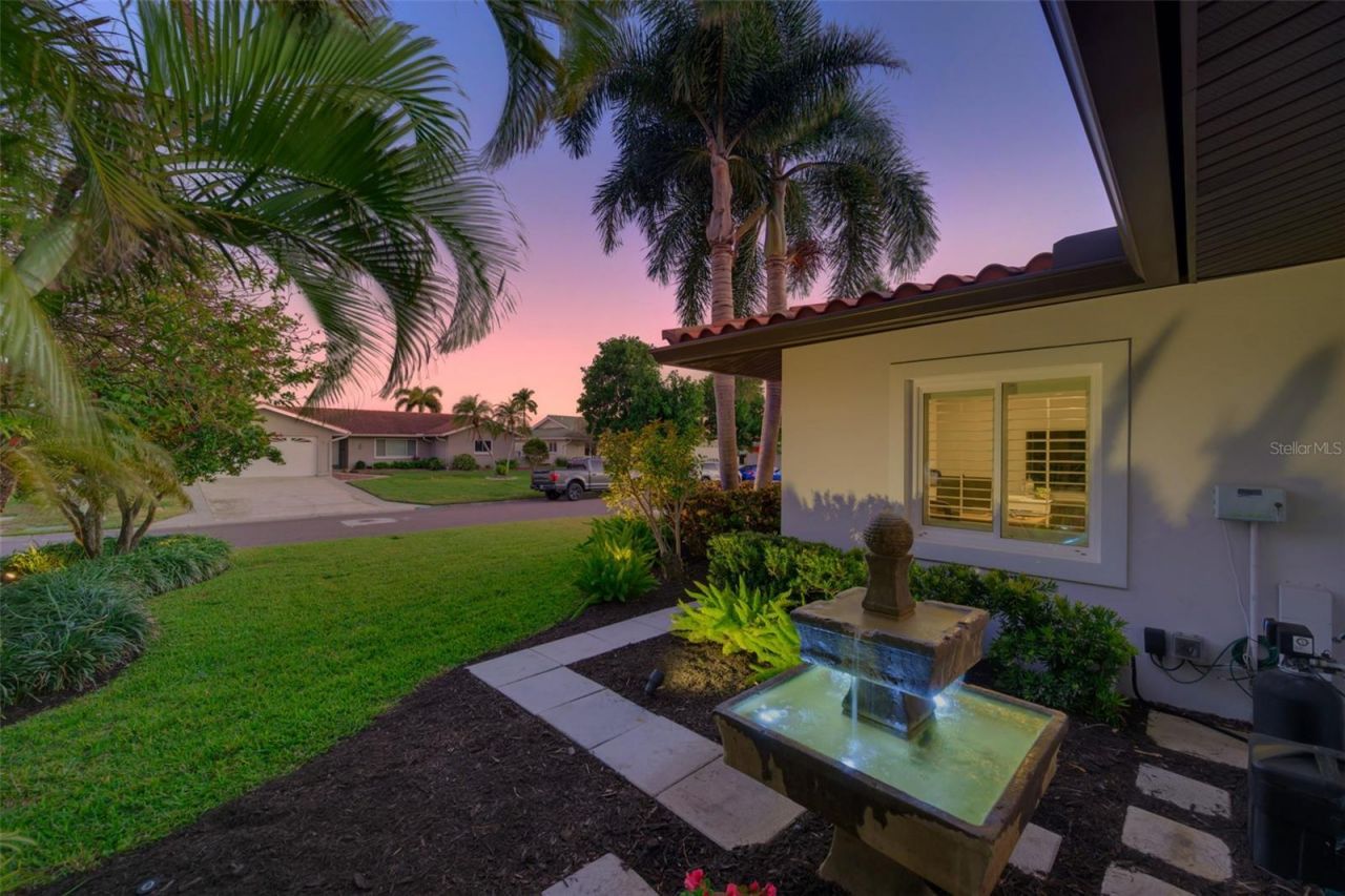 1963 Michigan Avenue Ne, Saint Petersburg, FL 33703 Photo