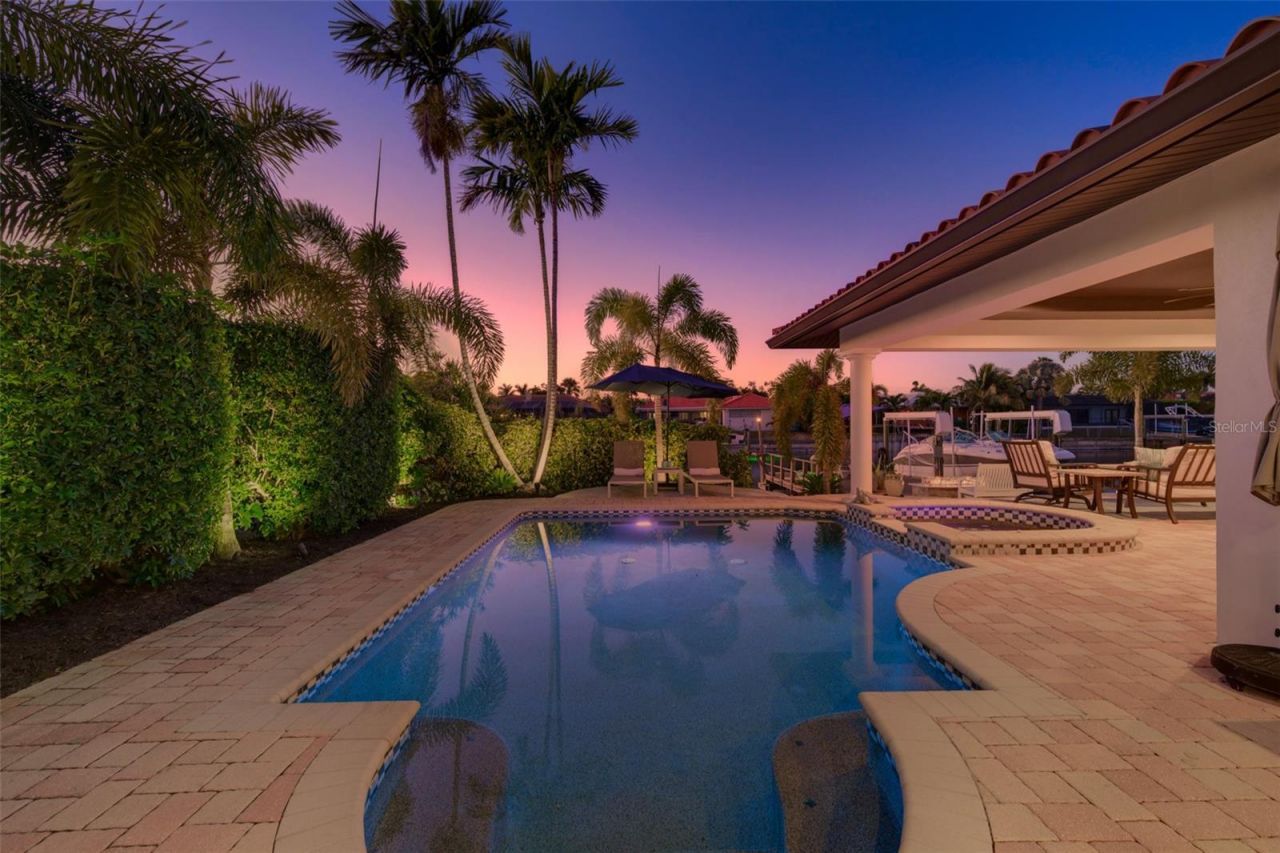 1963 Michigan Avenue Ne, Saint Petersburg, FL 33703 Photo