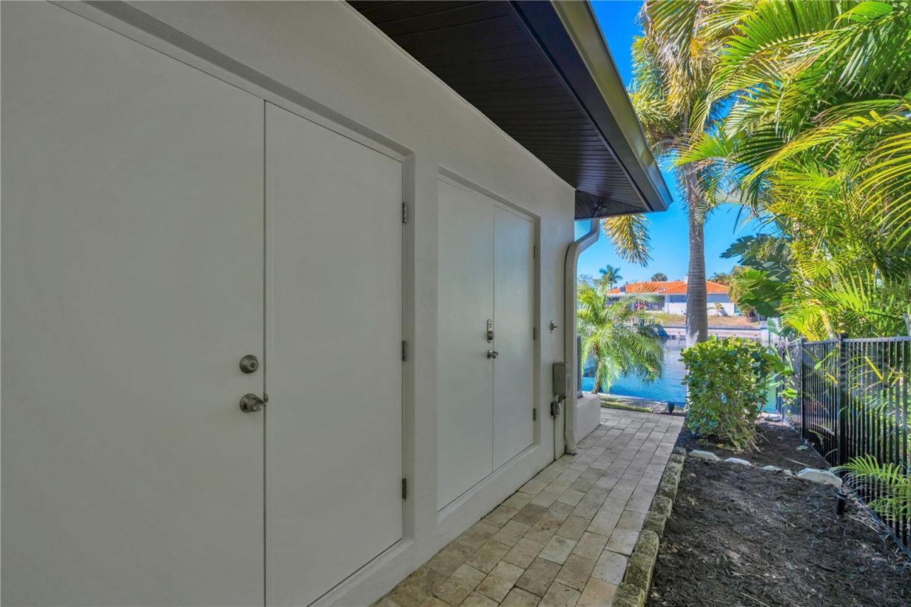 1963 Michigan Avenue Ne, Saint Petersburg, FL 33703 Photo