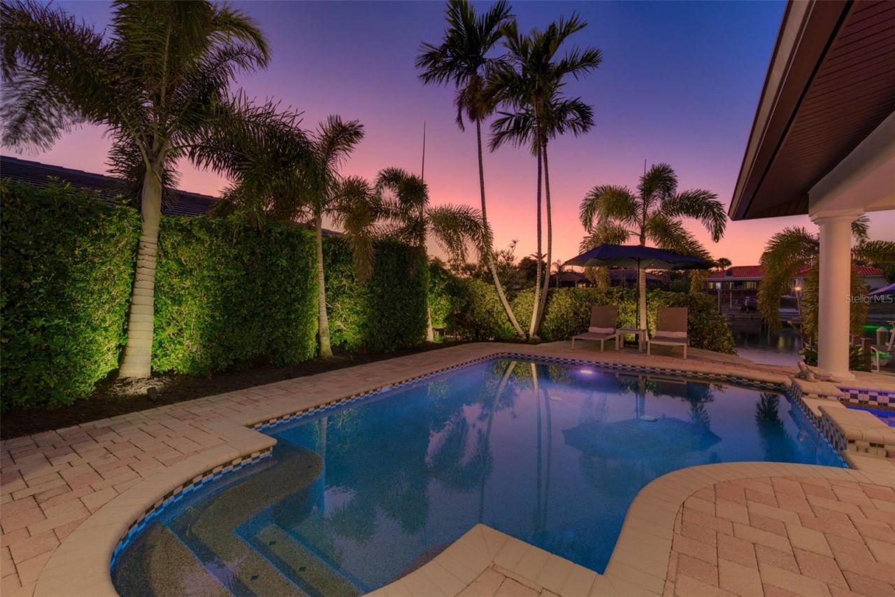 1963 Michigan Avenue Ne, Saint Petersburg, FL 33703 Photo