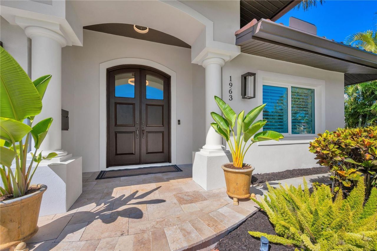 1963 Michigan Avenue Ne, Saint Petersburg, FL 33703 Photo