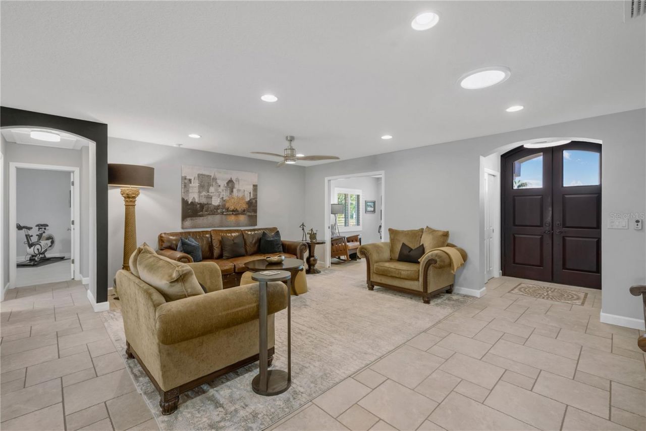 1963 Michigan Avenue Ne, Saint Petersburg, FL 33703 Photo