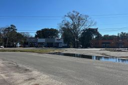 10 Carolyn Street photo 4