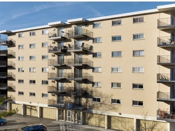 315 Des Plaines Avenue, Unit 406, Forest Park, IL 60130