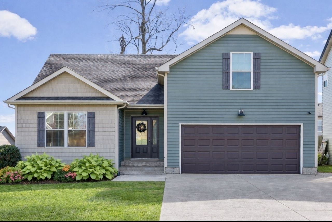 1272 Eagles View Dr, Clarksville, TN 37040 Main Photo