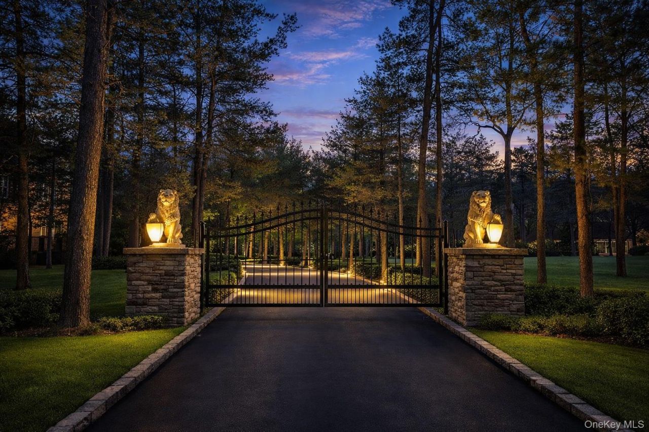 18 Darcy Avenue Manorville, NY 11949