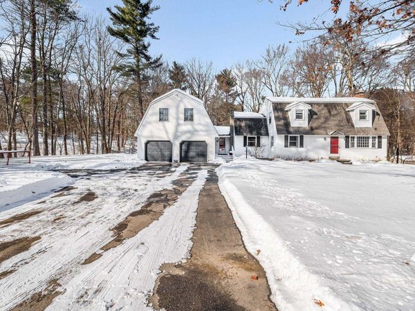 14 Londonderry Road, Windham, NH 03087