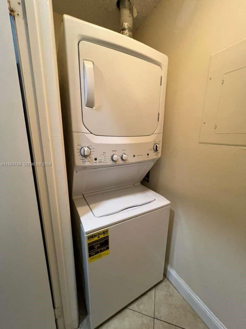 9999 Summerbreeze Dr, Unit 715, Sunrise, FL 33322 Photo