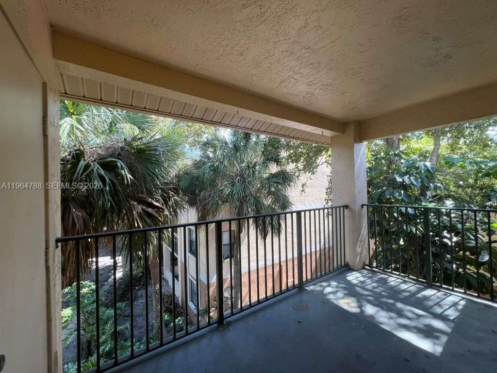 9999 Summerbreeze Dr, Unit 715, Sunrise, FL 33322 Photo