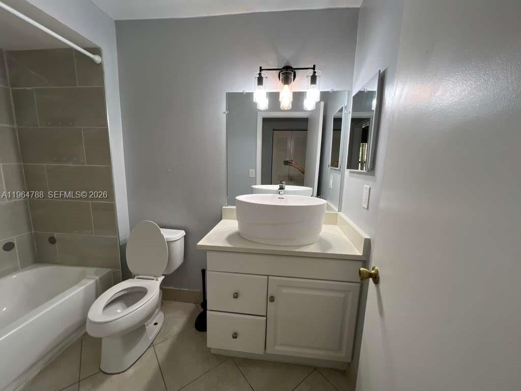 9999 Summerbreeze Dr, Unit 715, Sunrise, FL 33322 Photo