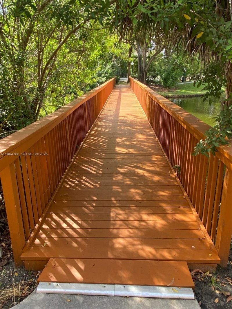 9999 Summerbreeze Dr, Unit 715, Sunrise, FL 33322 Photo