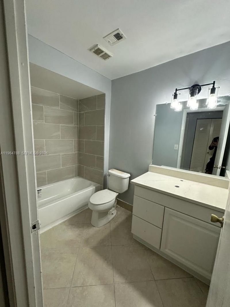 9999 Summerbreeze Dr, Unit 715, Sunrise, FL 33322 Photo