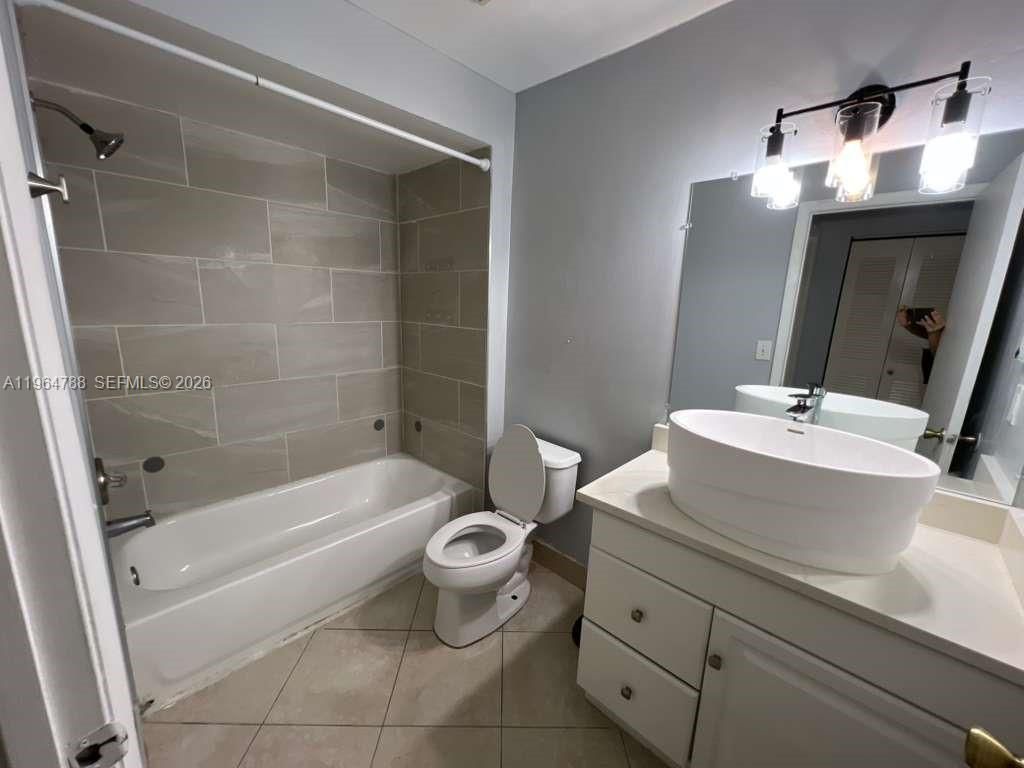 9999 Summerbreeze Dr, Unit 715, Sunrise, FL 33322 Photo