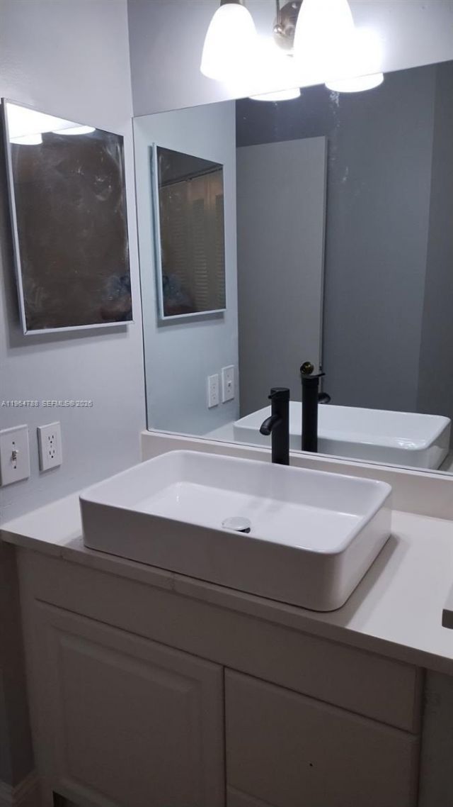 9999 Summerbreeze Dr, Unit 715, Sunrise, FL 33322 Photo