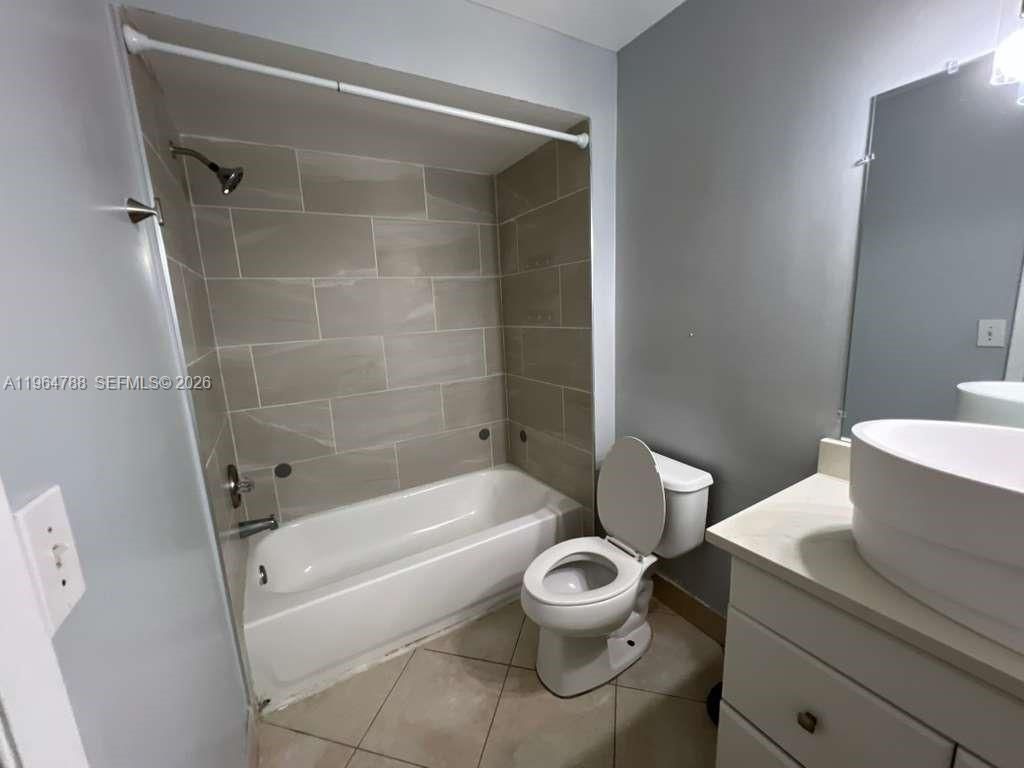 9999 Summerbreeze Dr, Unit 715, Sunrise, FL 33322 Photo