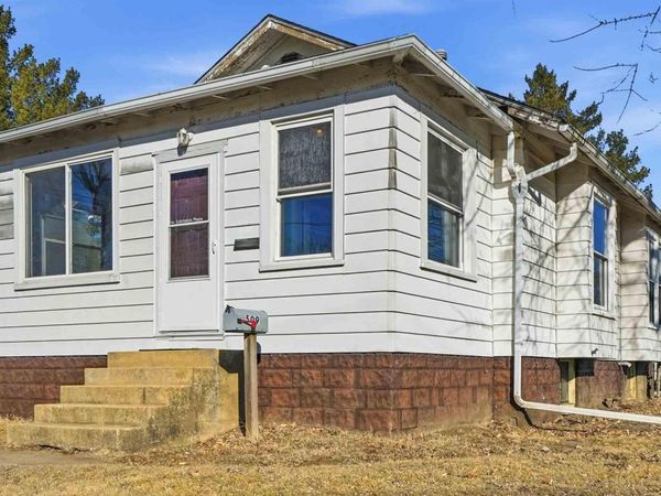 509 W FORT Street, Farmington, IL 61531