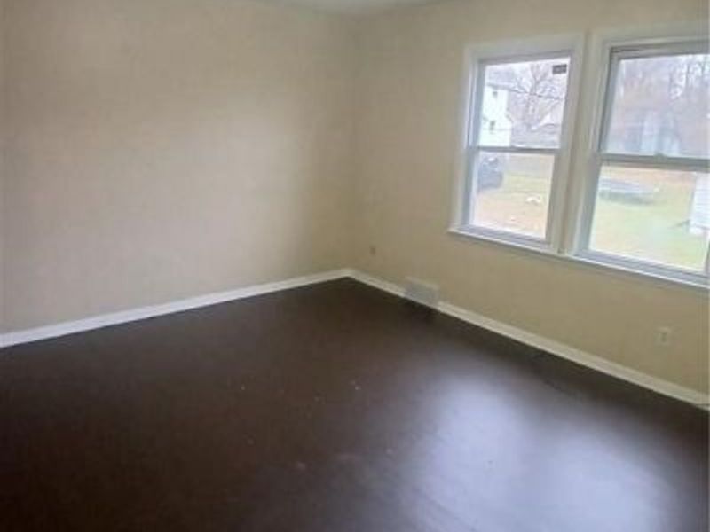 21 Zents Avenue, Youngstown, OH 44505 Photo 9