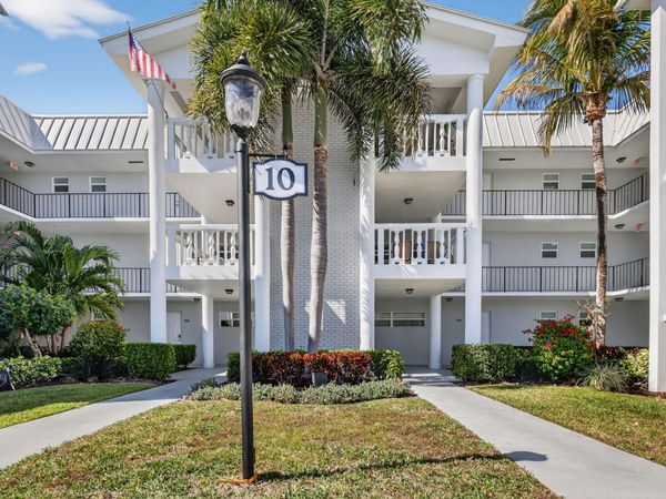 10 Colonial Club Drive, Unit 305, Boynton Beach, FL 33435