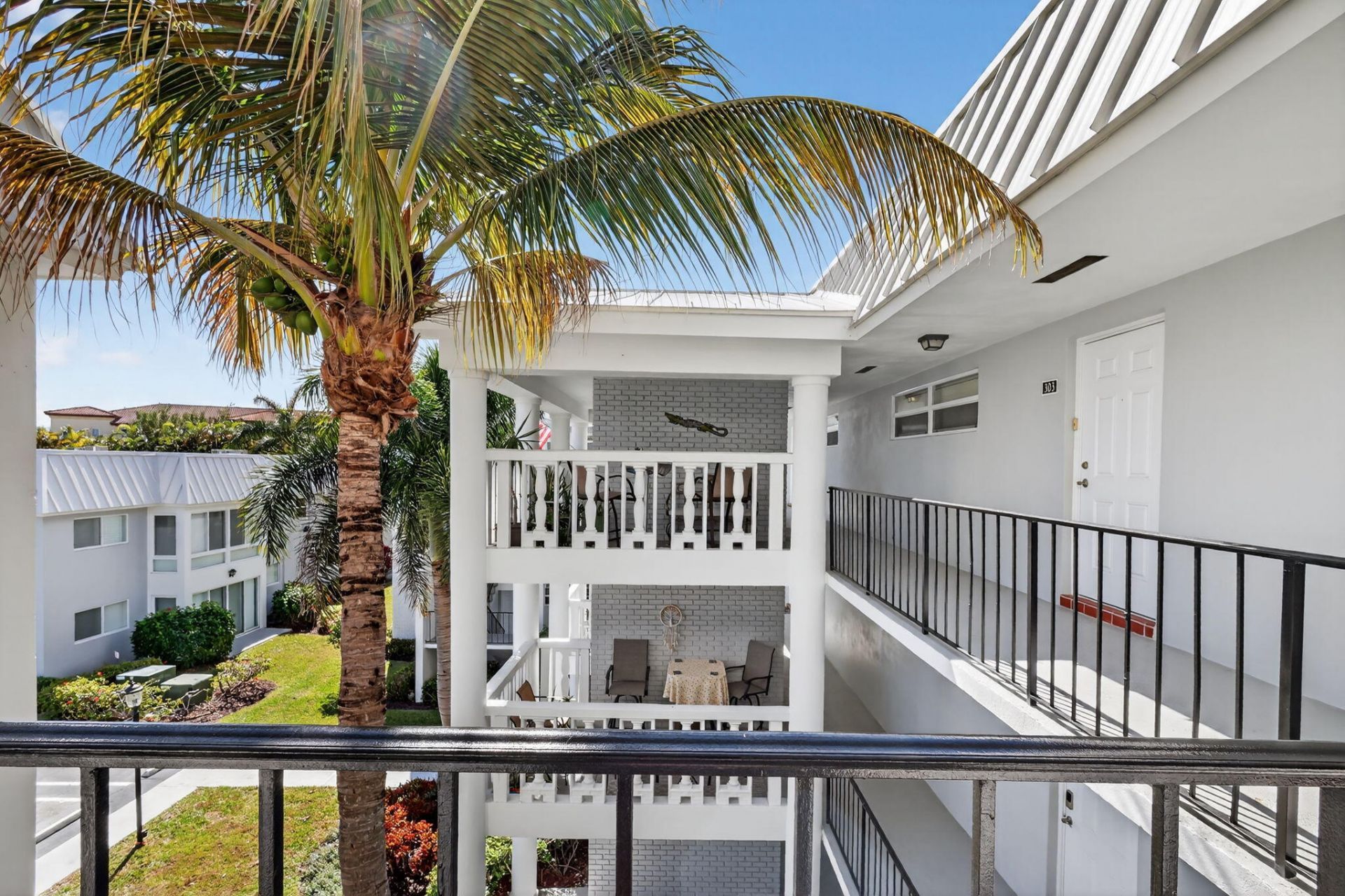 10 Colonial Club Drive, Unit 305, Boynton Beach, FL 33435 Photo