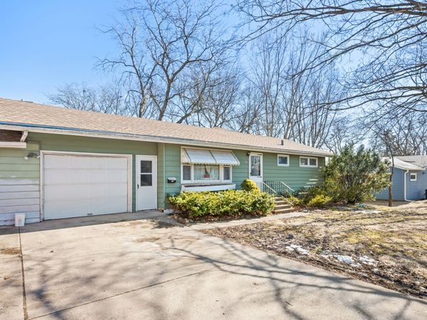 212 Kishwaukee Drive, Sycamore, IL 60178