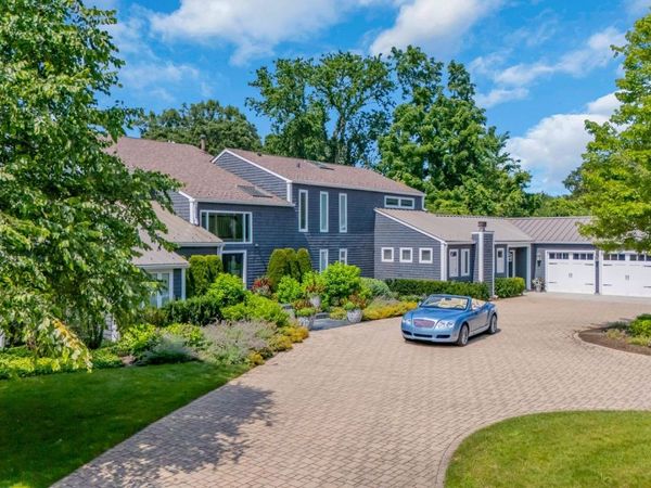 620 W Old Elm Road, Lake Forest, IL 60045