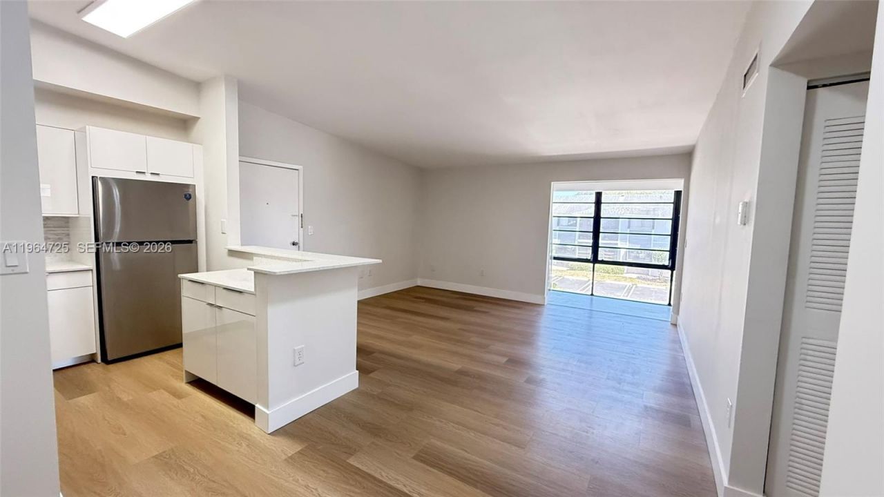 9705 Hammocks Blvd, Unit 201, Miami, FL 33196 Photo