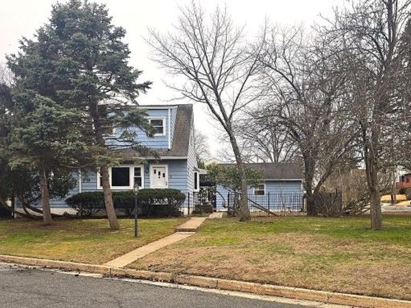 111 Central St, Manville, NJ 08835