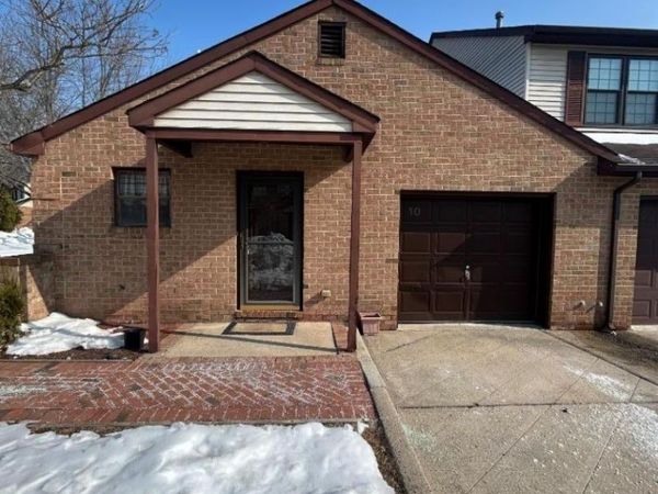 10 Daniel Ct, Lebanon, NJ 08833