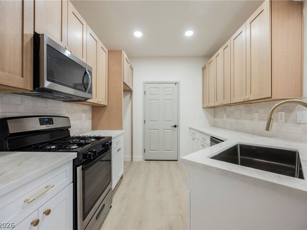 8555 W Russell Road, Unit 1104, Las Vegas, NV 89113