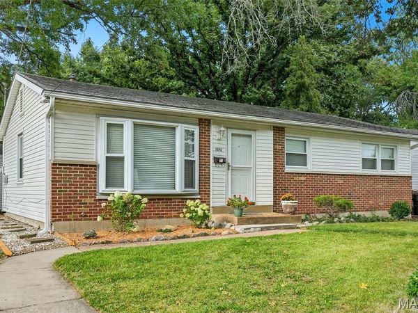 1090 Saint Joseph Street , Florissant, MO 63031