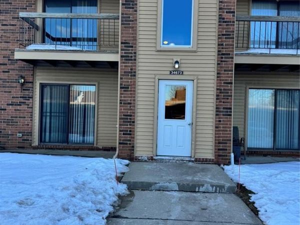 34673 E Clarkson Drive E, Fraser, MI 48026