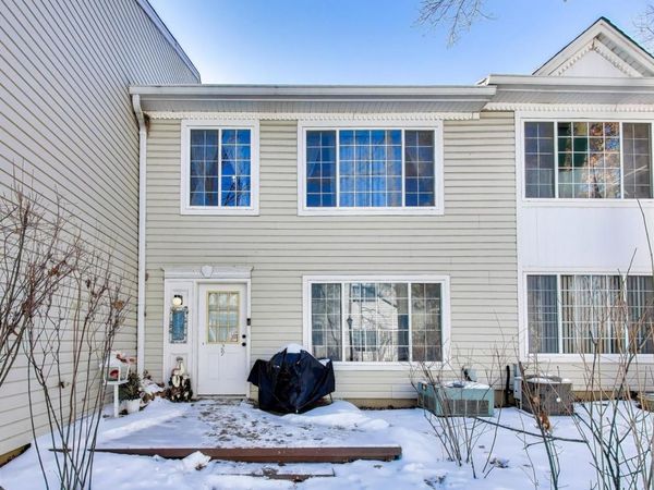 29 N Macgillis Drive, Unit 23-3, Round Lake, IL 60073