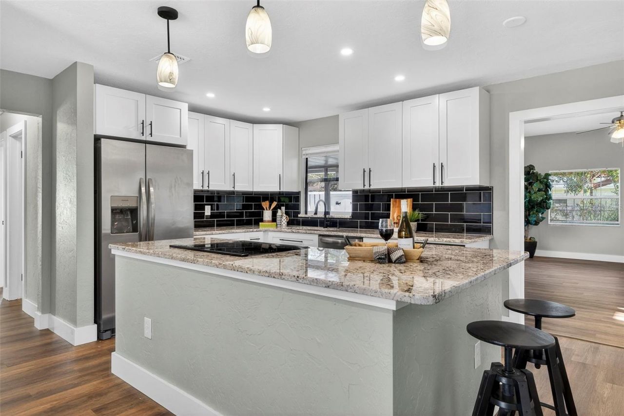 6525 15th Street N, Saint Petersburg, FL 33702 Photo