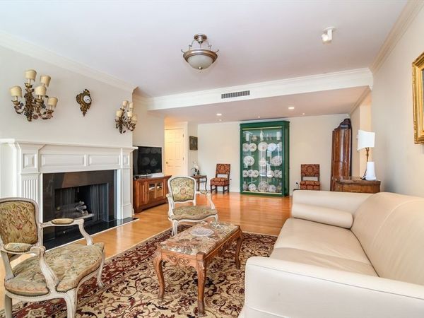 85 Grove St, Unit 306, Wellesley, MA 02482