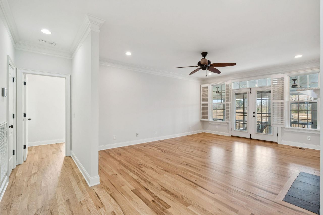 529 Two Mile Run Photo 15