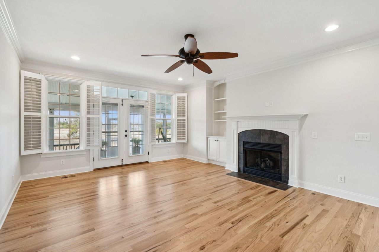 529 Two Mile Run Photo 17