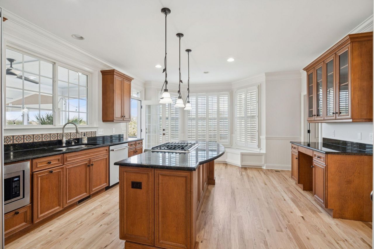 529 Two Mile Run Photo 20