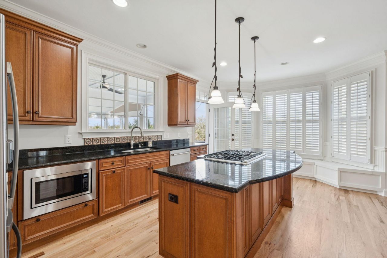 529 Two Mile Run Photo 22