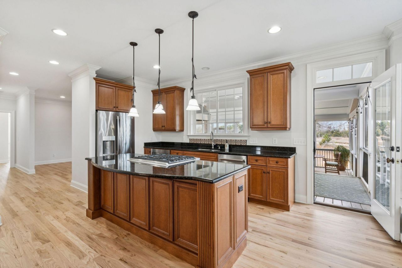 529 Two Mile Run Photo 23