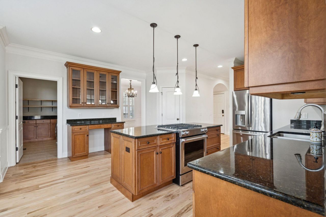 529 Two Mile Run Photo 24