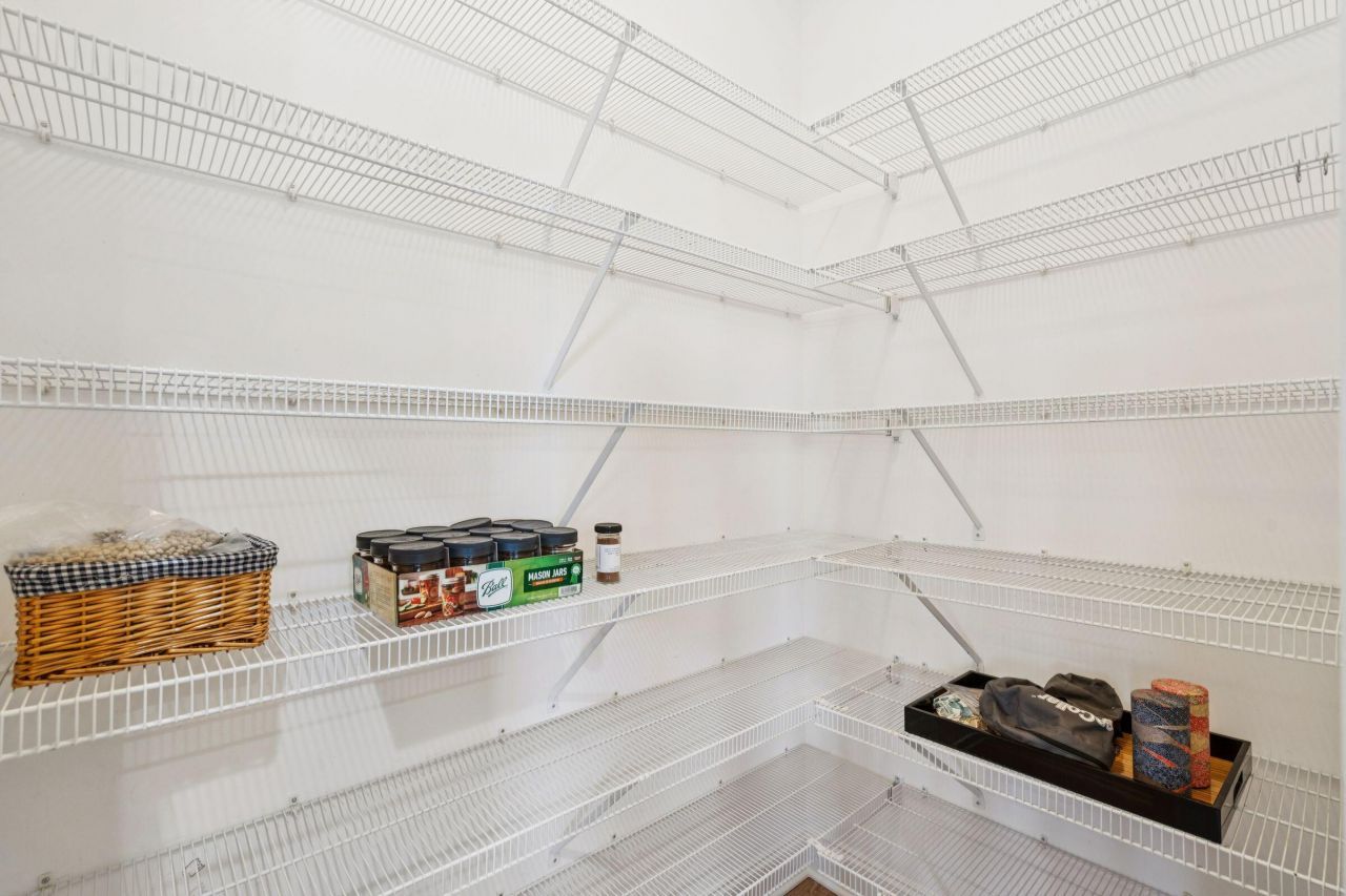 529 Two Mile Run Photo 27