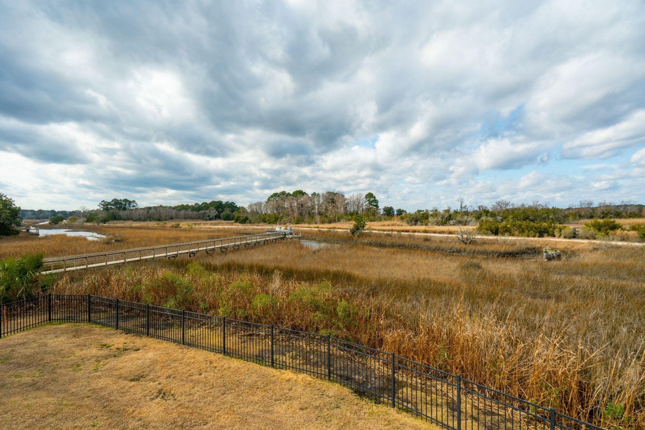 529 Two Mile Run Photo 42