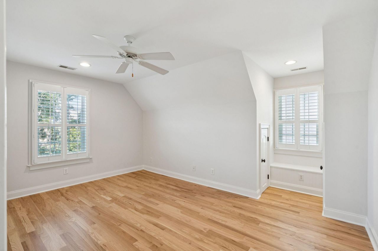 529 Two Mile Run Photo 69