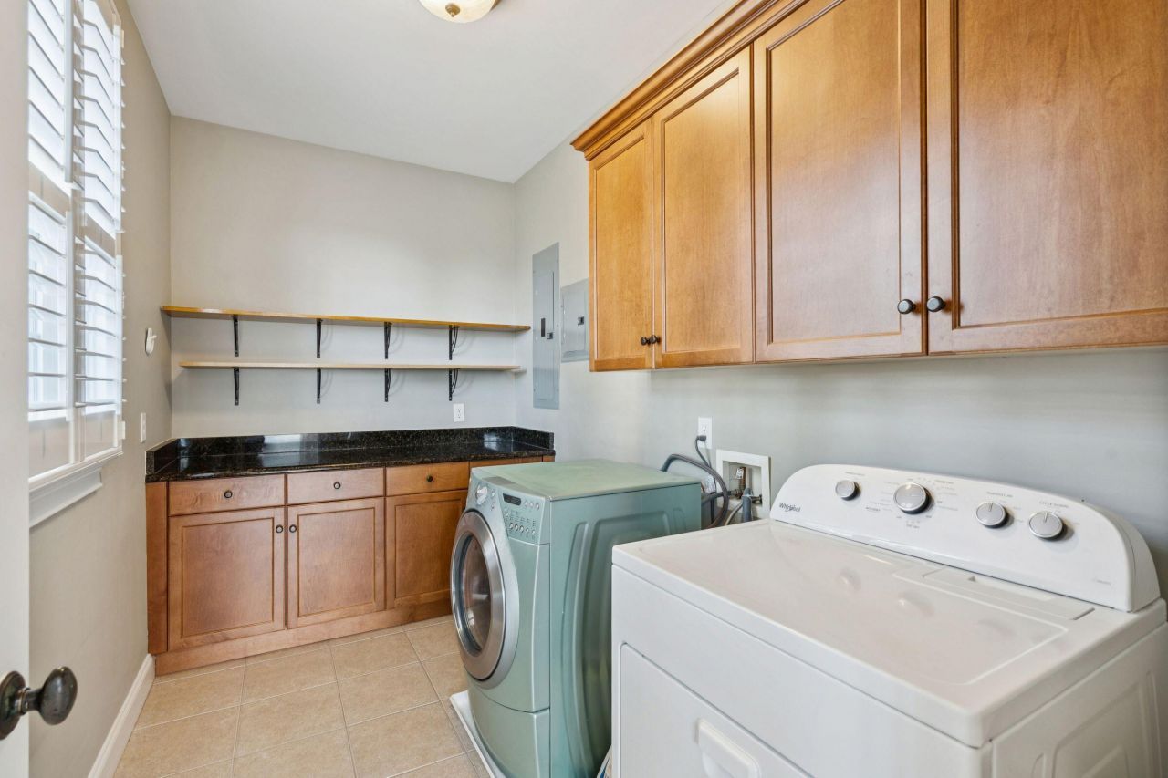 529 Two Mile Run Photo 76