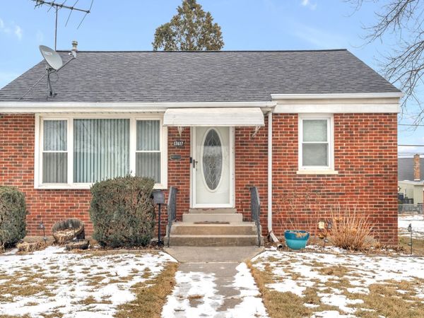 17617 Burnham Avenue, Thornton, IL 60476