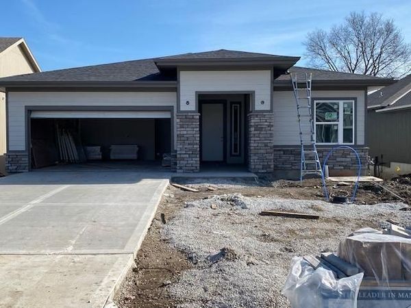 20683 Skyview Lane, Spring Hill, KS 66083