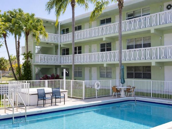 1900 NE 8th Ct, Unit 201, Fort Lauderdale, FL 33304