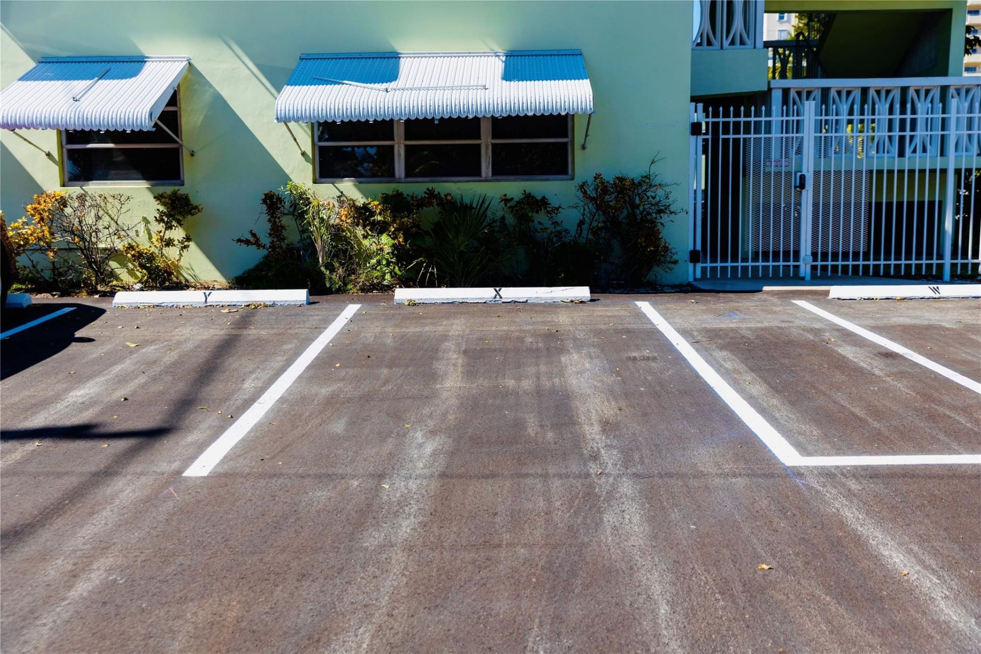 1900 NE 8th Court, Unit 201, Fort Lauderdale, FL 33304 Photo