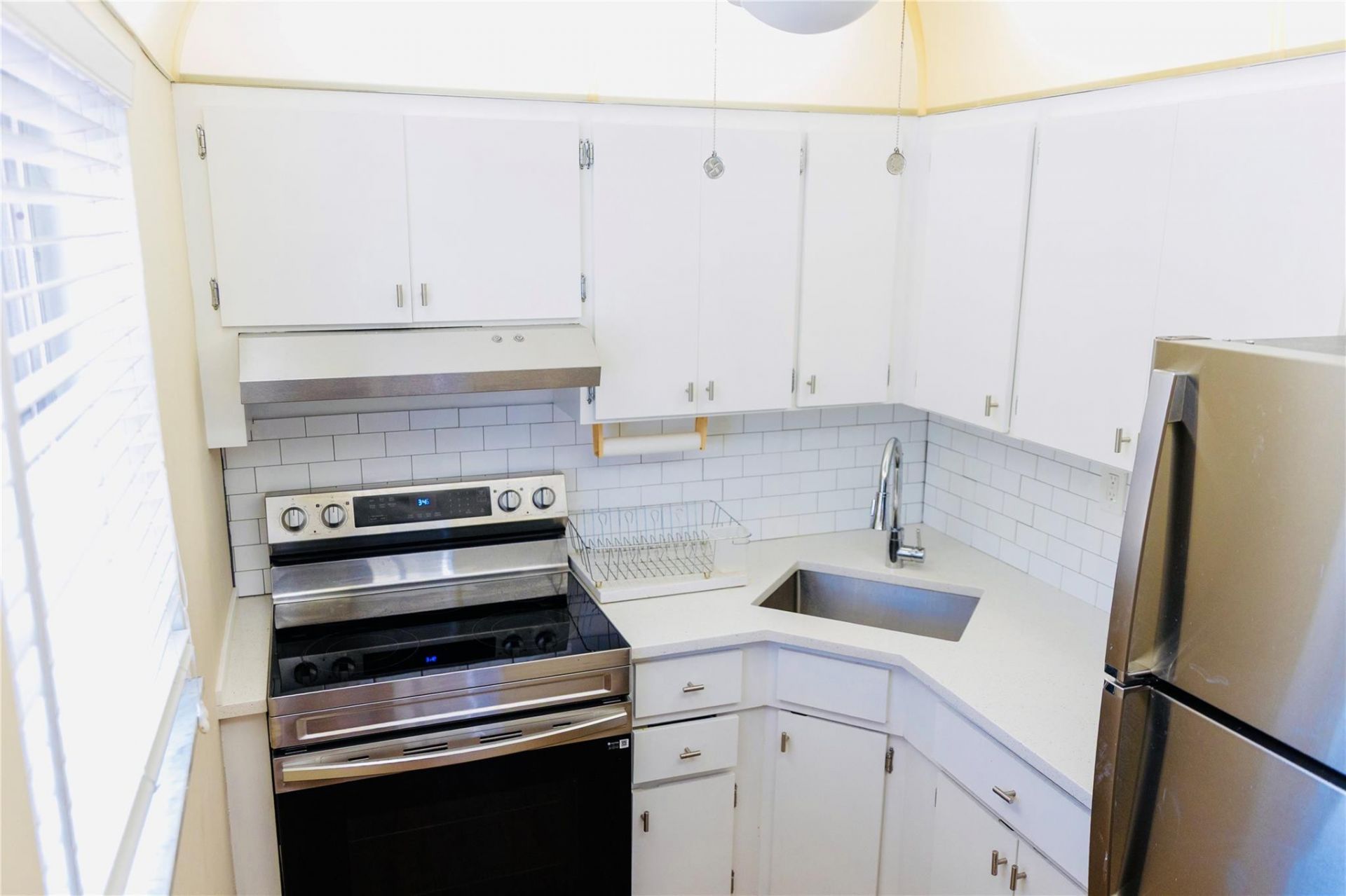 1900 NE 8th Court, Unit 201, Fort Lauderdale, FL 33304 Photo